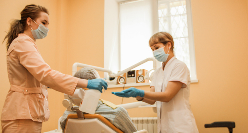 500 тысяч рублей в месяц: в Коми ищут стоматолога-хирурга