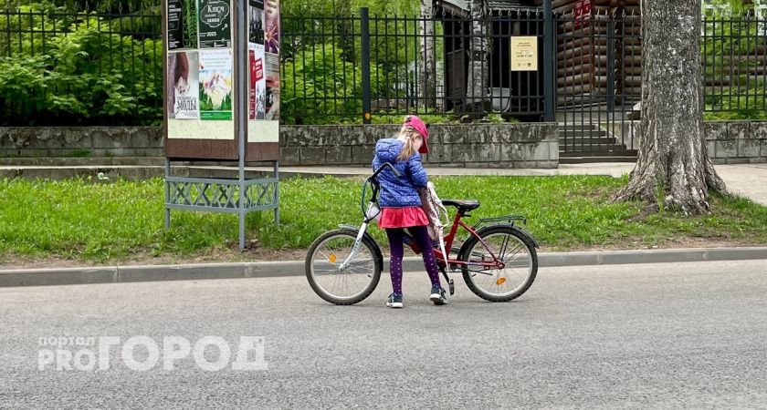 В Сыктывкаре молодая девушка-водитель сбила велосипедистку
