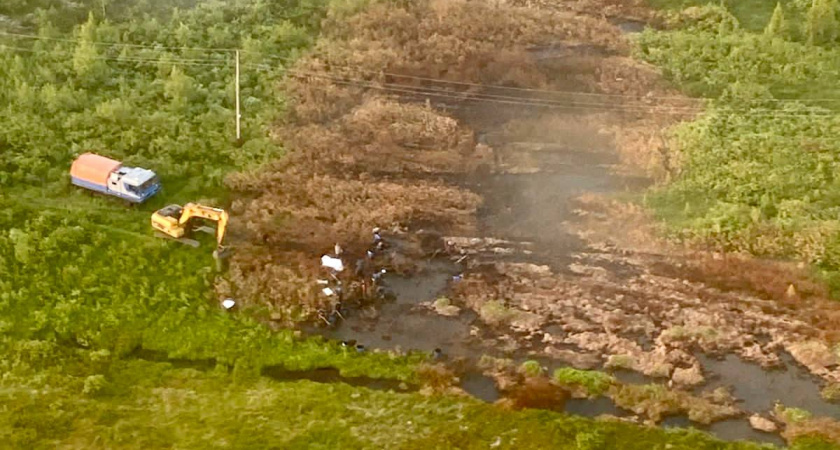 В Коми остановили попадание нефти в реку на месте ЧП с трубопроводом