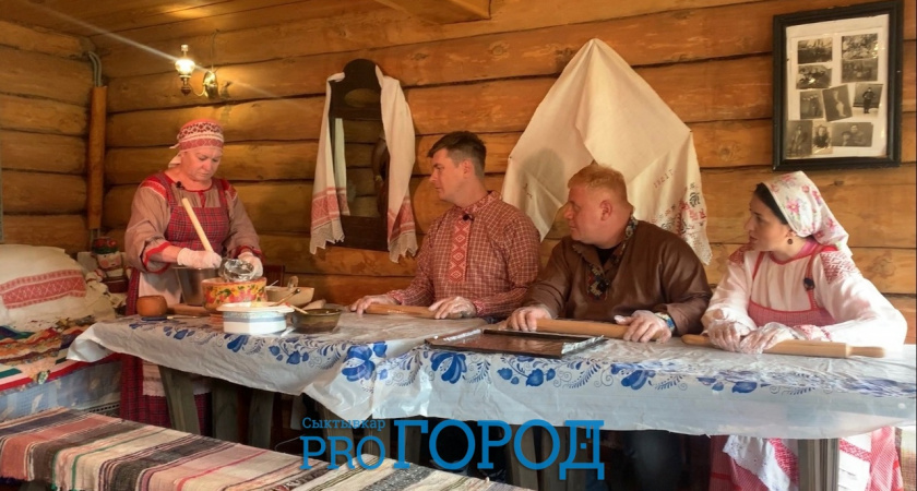 "Русские перцы" сами приготовили шаньги по-коми и прогулялись по Сыктывкару