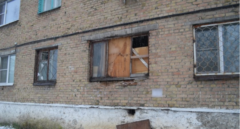 В Сыктывкаре начался снос расселенного общежития на Октябрьском проспекте 