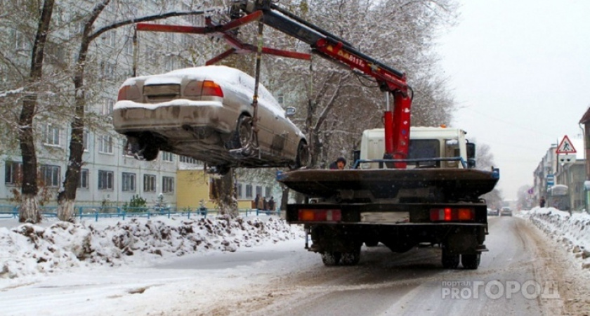 В Сыктывкаре коммунальщикам пришлось эвакуировать автомобили