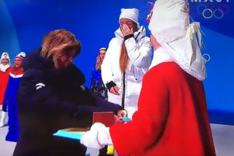 Юлия Белорукова из Коми расплакалась, когда ей вручали олимпийскую медаль