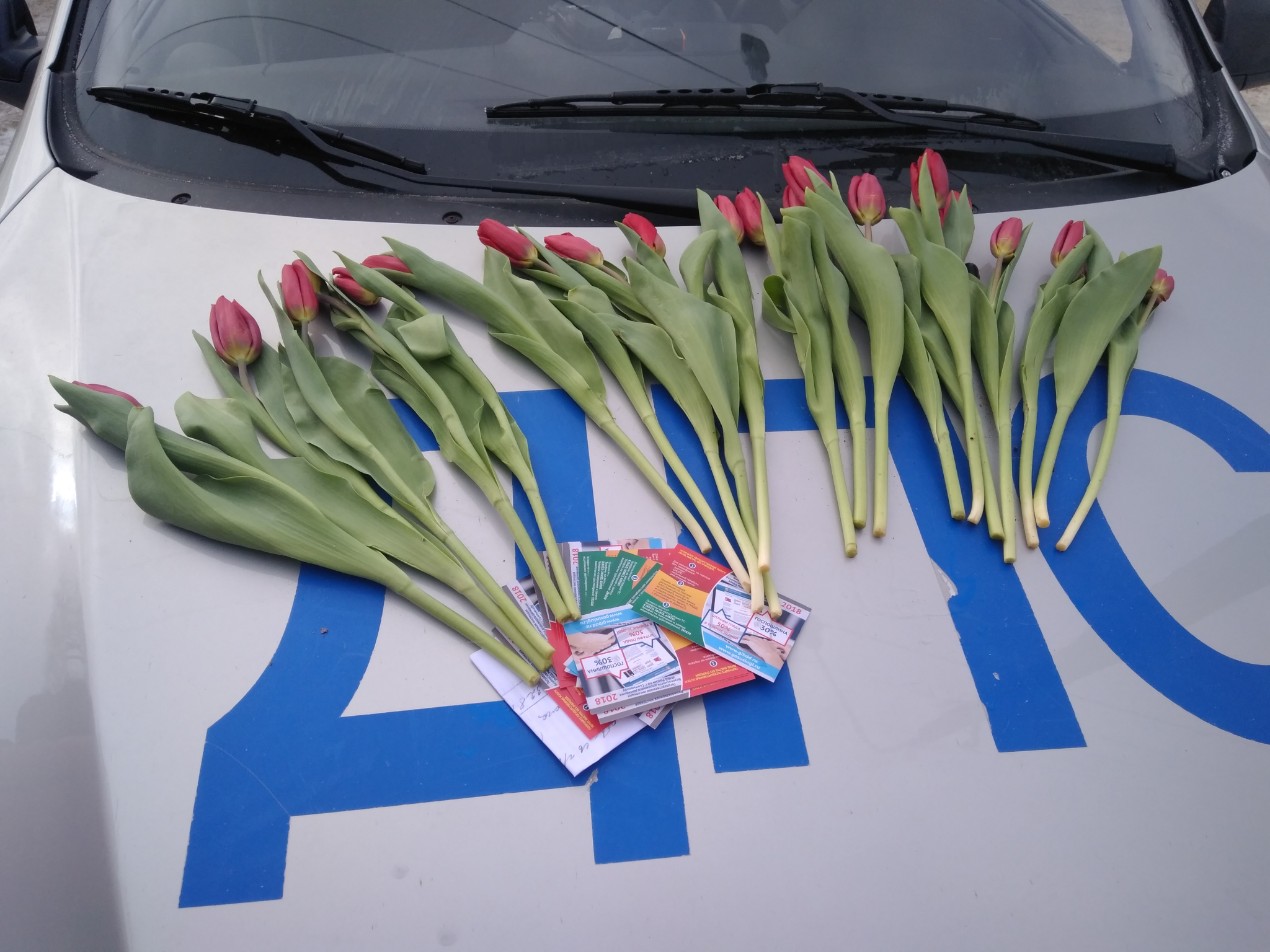 7 марта сыктывкарских автоледи ждал приятный сюрприз от ГИБДД