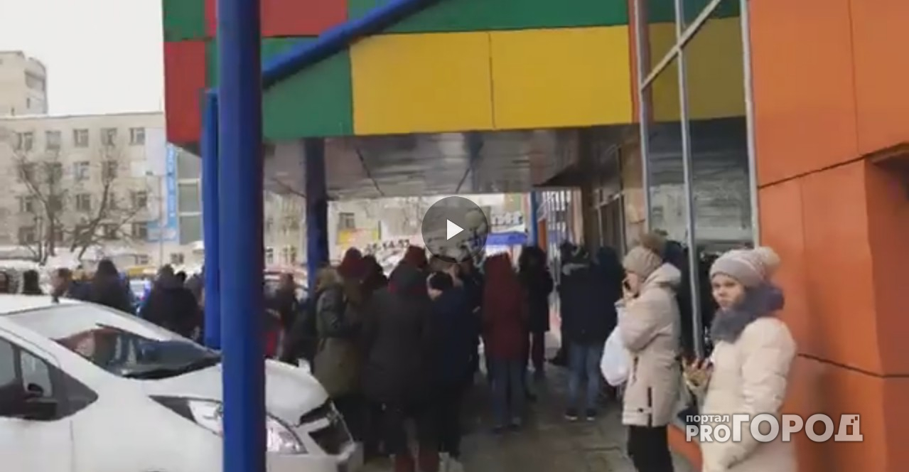 Из сыктывкарского ТРЦ «Рубликъ» эвакуировали всех посетителей (видео)