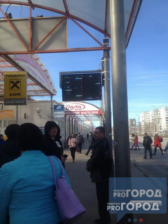 В Сыктывкарском АТП №1 объяснили, как работает новая смарт-остановка