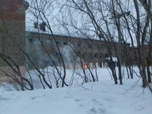 В Коми загорелась школа, в которой произошло самоубийство (фото)