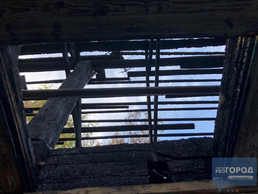 В Коми затягивается ремонт дома после пожара: людям негде жить