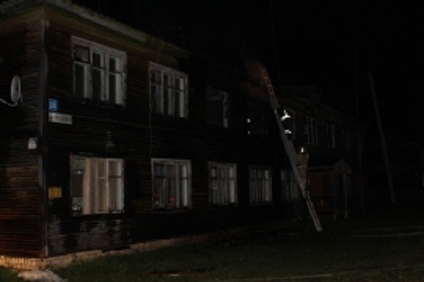 В Коми на пожаре в многоквартирном доме погиб мужчина
