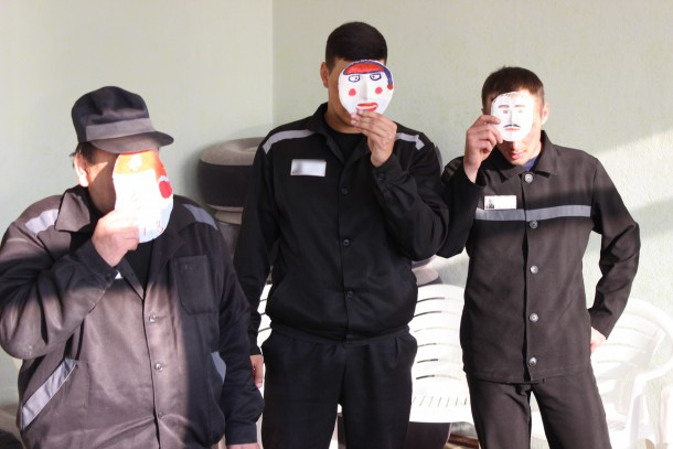 В одной из колоний Коми заключенные сделали себе маски из теста
