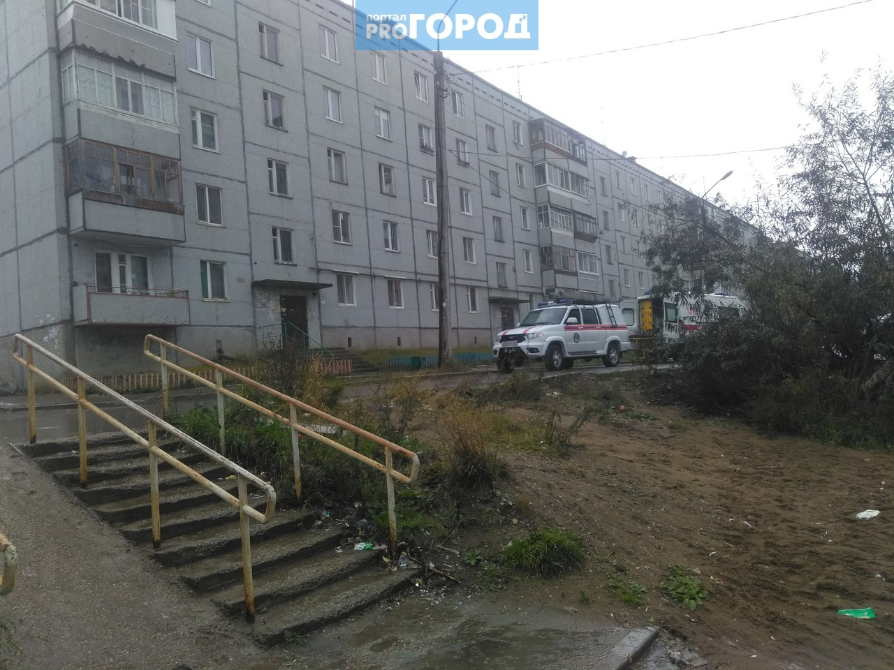 Поножовщина в Сыктывкаре: мужчину увезли на «скорой» (фото, видео)