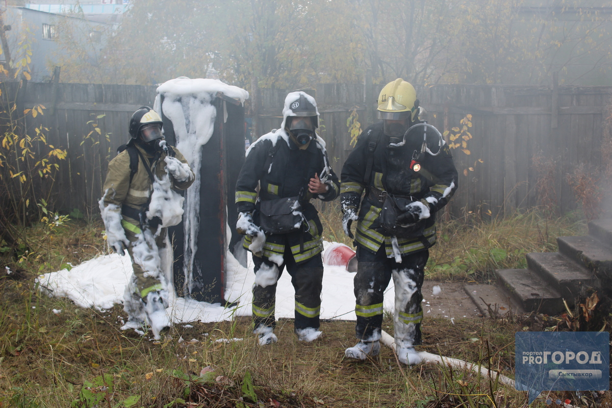 Фоторепортаж: в Сыктывкаре определили лучших пожарных республики