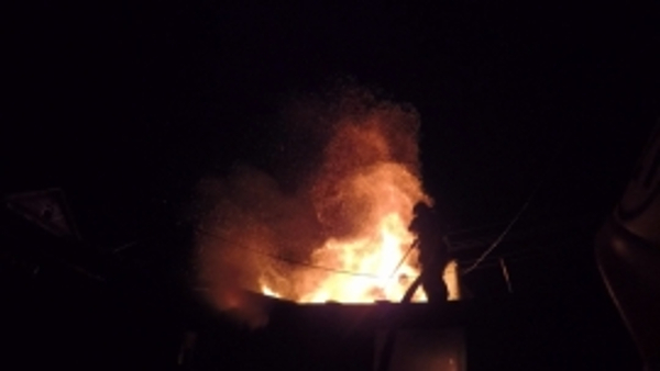 В Сыктывкаре дачники нечаянно спалили дом, огонь тушили полтора часа