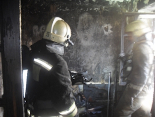 В Коми из-за короткого замыкания загорелся подвал жилого дома