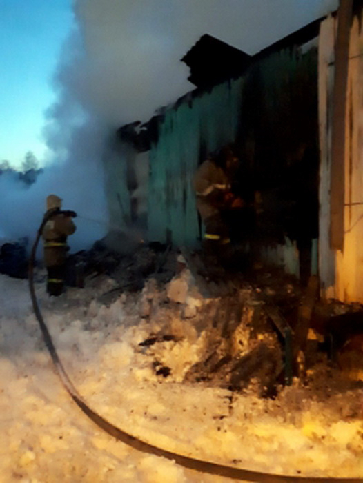 В Коми произошел пожар в частном доме, погибли три человека
