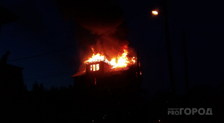 В Коми за сутки горели сразу два жилых дома