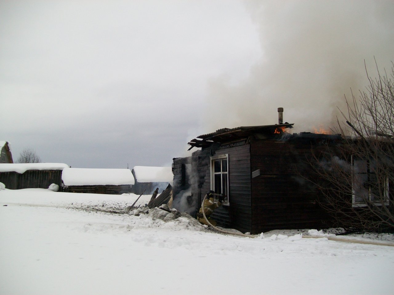 В Коми на пожаре в жилом доме сгорел человек