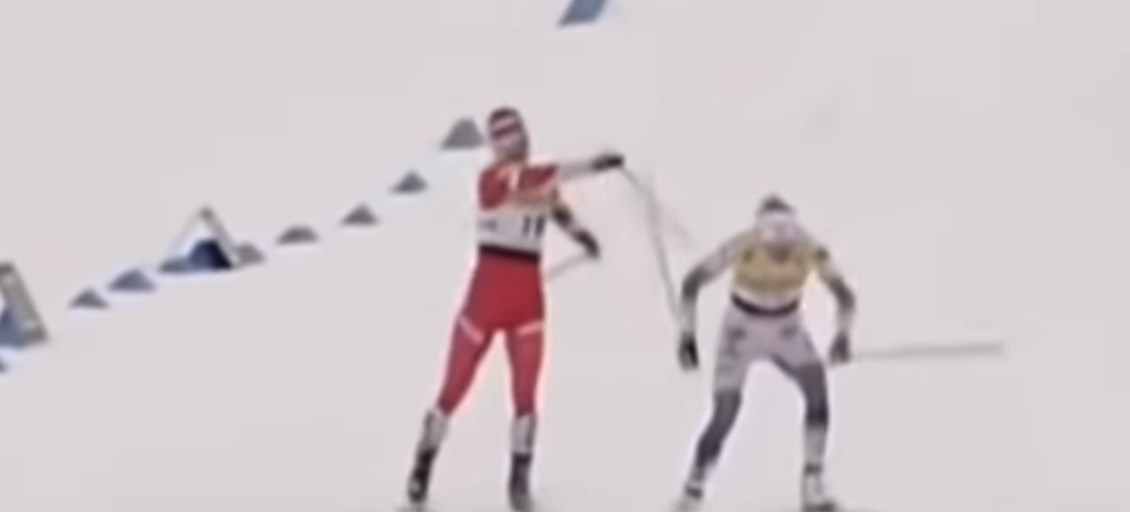 На Кубке мира по лыжным гонкам спортсменка из Коми ударила соперницу палкой по спине