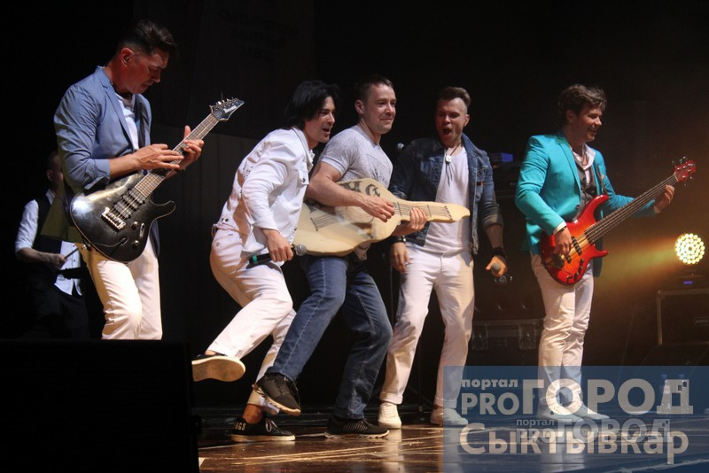 На концерте «НА-НА» выступил сыктывкарец, который «разбил» гитару о сцену (фото)