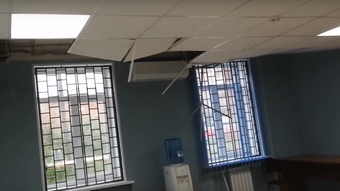 В Коми обрушился потолок здания ГИБДД, на которое потратили 15 миллионов рублей (видео)