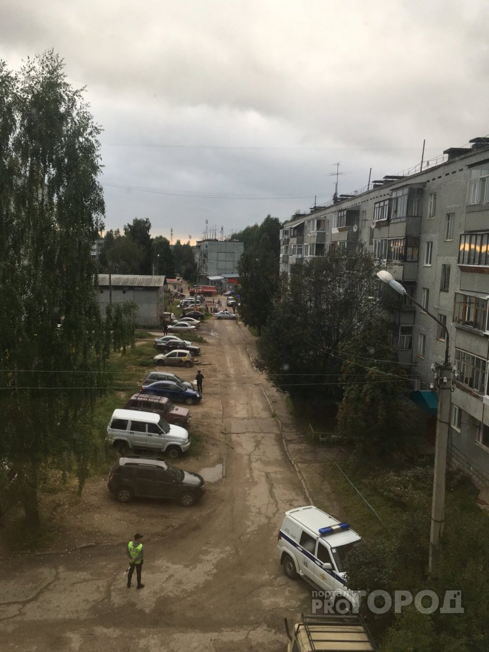 В Сыктывкаре эвакуировали дом: в здании ищут бомбу (фото)
