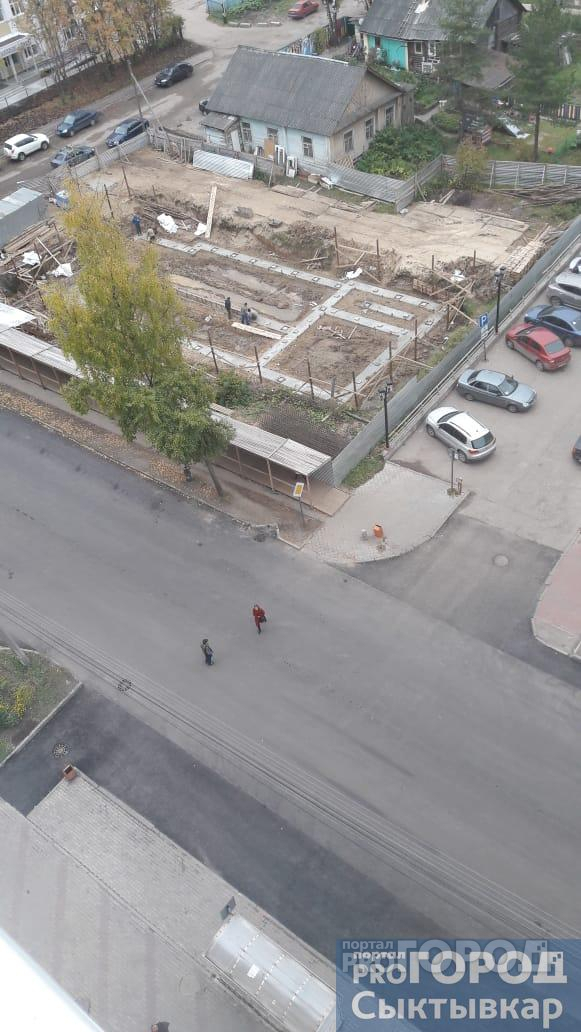 В Сыктывкаре исчез пешеходный переход: дети кидаются под машины