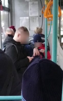 Сыктывкарский кондуктор наорал на мальчика в автобусе и довел его до слез