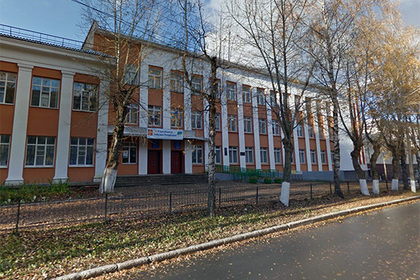 В Сыктывкаре школу оштрафовали на 100 тысяч рублей, потому что ребенка не пустили на урок