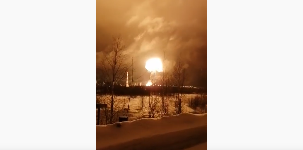 На нефтезаводе в Коми прогремело еще несколько взрывов