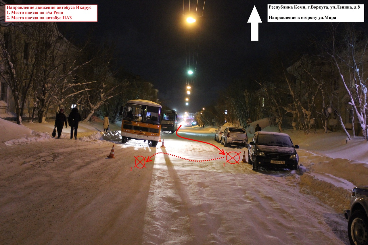 В Коми ПАЗ протаранил автобус, в который заходили пассажиры