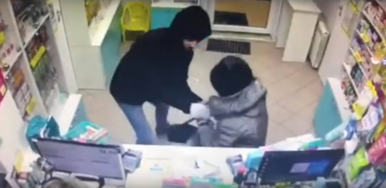 В Сыктывкаре поймали мужчину, который ограбил пенсионерку на глазах у аптекаря
