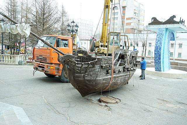 Из центра Сыктывкара исчез знаменитый деревянный корабль