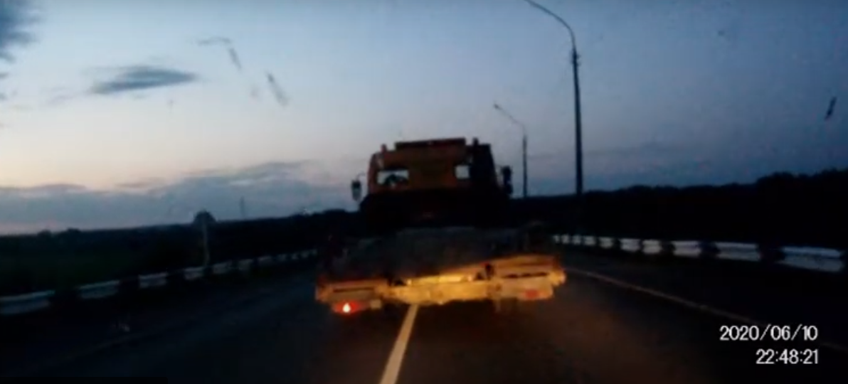 Появилось видео погони за пьяным водителем КамАЗа в Сыктывкаре