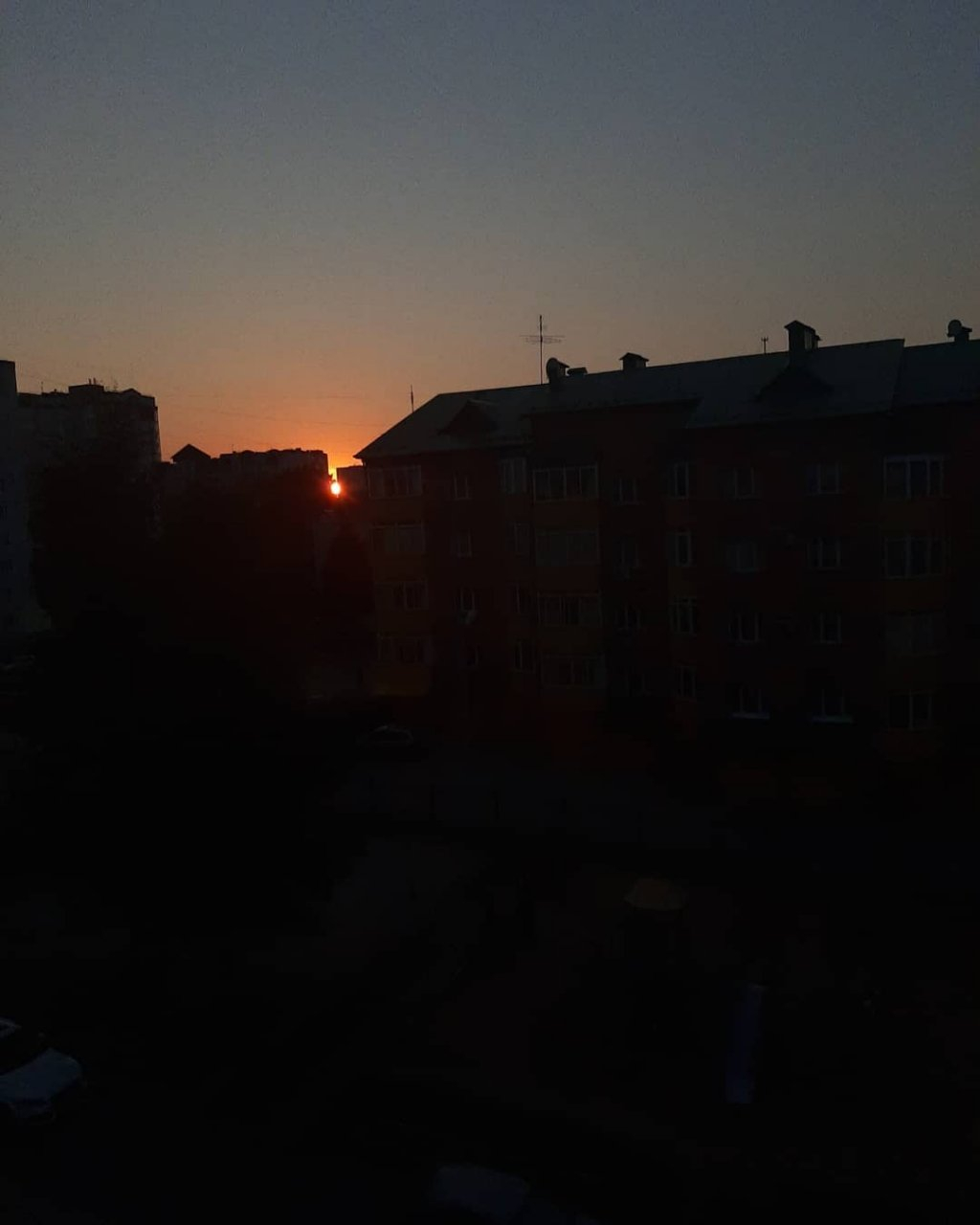 Фото дня в Сыктывкаре: лучик заката после жаркого дня