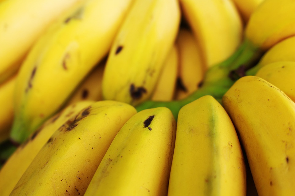 Смертельно опасно: эксперты рассказали, что нельзя есть с бананами
