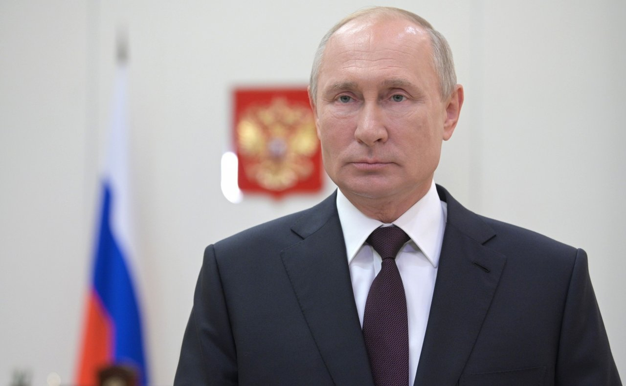 Президент России наградил двух жителей Коми медалями