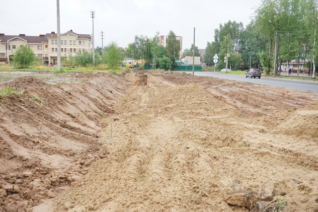 В Сыктывкаре к новой школе в Орбите начали прокладывать тротуар