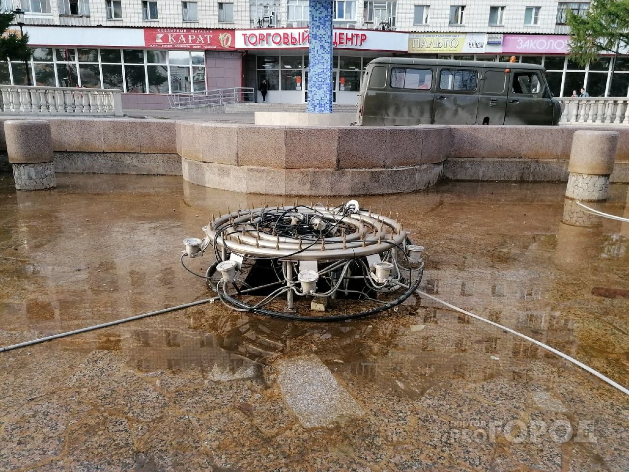 В Сыктывкаре выключили фонтан у «Детского мира»