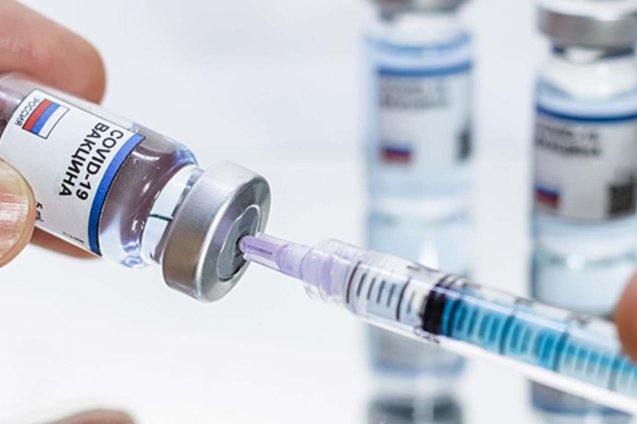 Минздрав России: «Заразиться коронавирусом от вакцины нельзя»