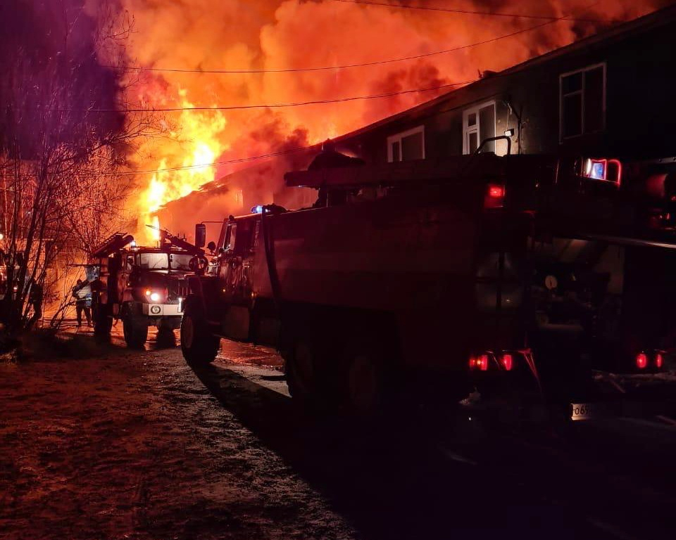 В Коми из-за страшного пожара десятки людей оказались на улице