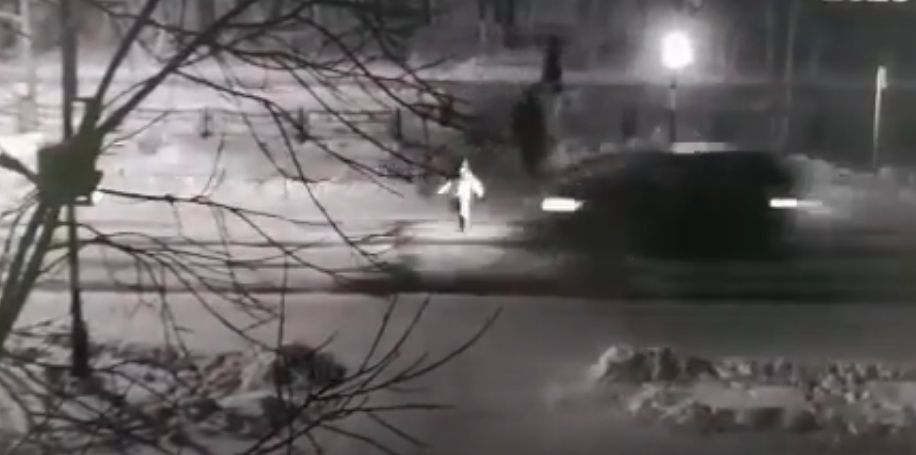 Видео: в Коми случилось жуткое ДТП, где автомобиль снес ребенка