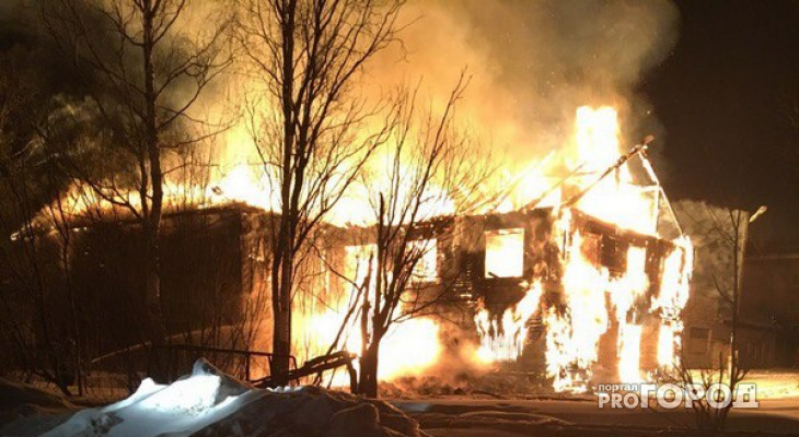 Сыктывкарские пожарные спасли из задымленного помещения пять человек