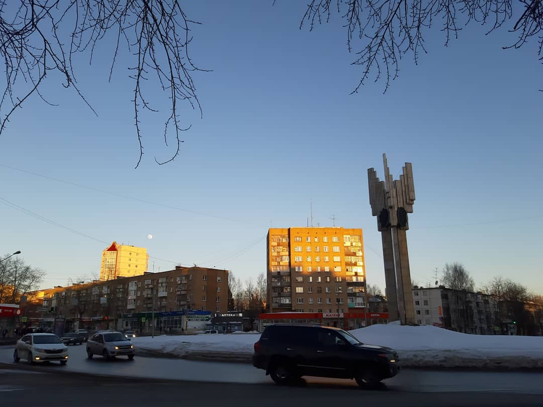 Фото дня в Сыктывкаре: вечерний город
