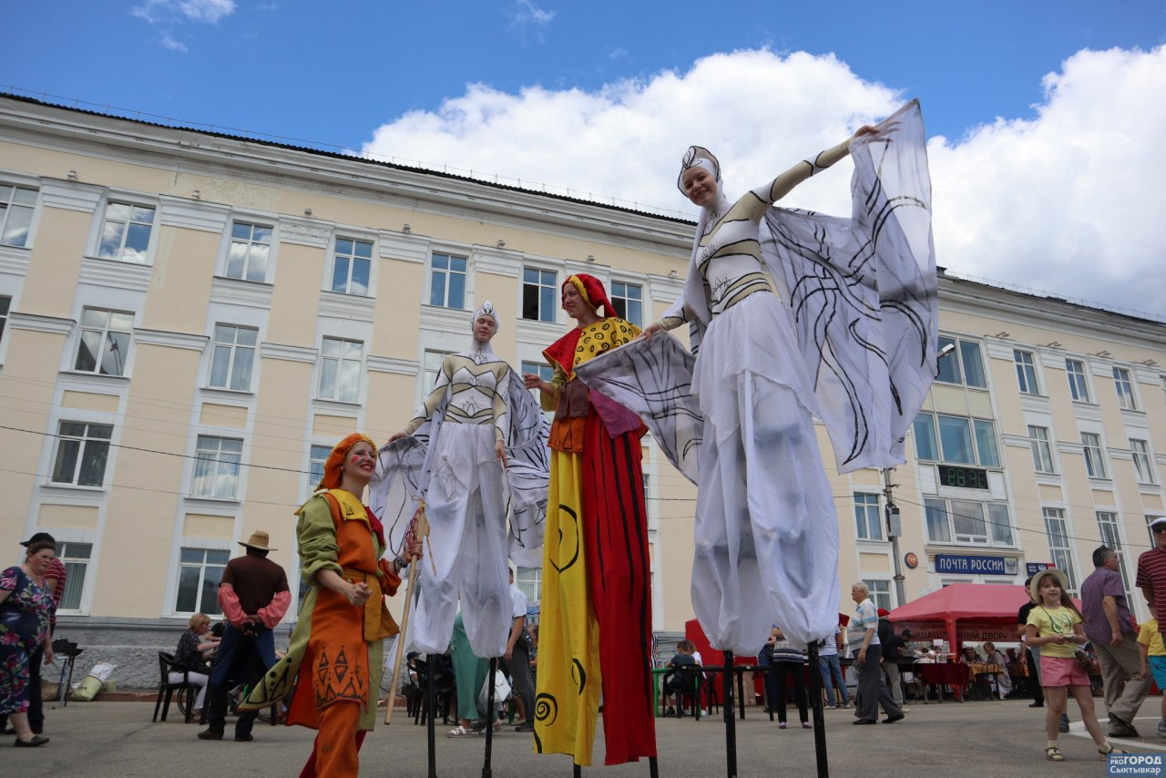 Фоторепортаж: как празднуют День города на Стефановской площади в Сыктывкаре