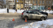 В Сыктывкаре 10-летний мальчик перебегал дорогу и попал под машину