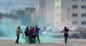 В Сыктывкаре на главной площади стреляли и создавали дымовые завесы