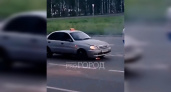 В Сыктывкаре на дороге загорелся автомобиль такси