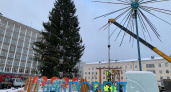В Сыктывкаре на Стефановской площади начали разбирать ледовый городок 