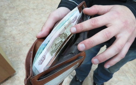 Средняя зарплата в Коми за май этого года - почти 56 тысяч рублей