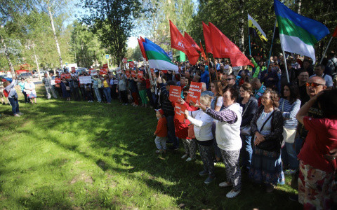 В Сыктывкаре сотни людей вышли на митинг против пенсионной реформы (фото)